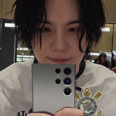 jeongrks's profile picture. ⠀                  corinthians & bangtan.