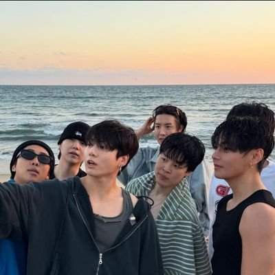 SujashriJ95157's profile picture. BTS army 💜
dog name shiro🌻
cat name lufi🦋🍀