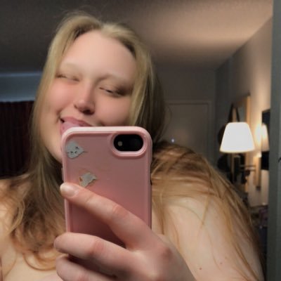 lost old account email so restarting here 19 year old content seller I’m a switch and love having fun!! ( no pay after)