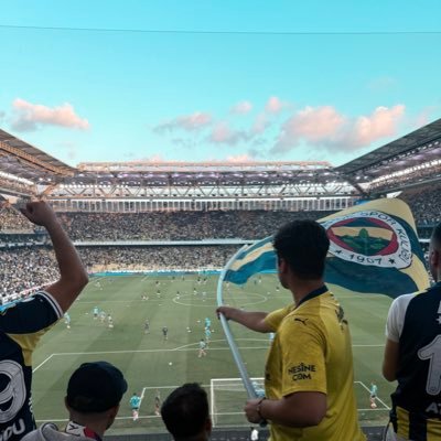 Turkes04's profile picture. NE MUTLU TÜRKÜM DİYENE 🇹🇷 🫥 @fenerbahce @gencfborg