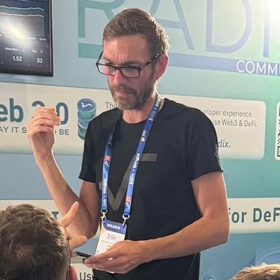 roziexrdeez's profile picture. 🤍🤍🤍