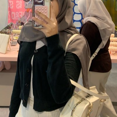 Moonlitpat's profile picture. yapping final boss 😵‍💫🤦🏻‍♀️🤦🏻‍♀️🤦🏻‍♀️ if u gov or 02 stans, gtfo ➡️➡️