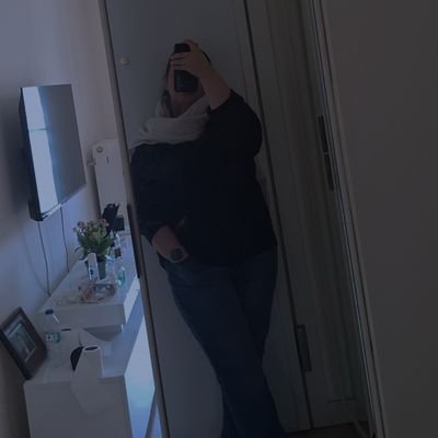 شکلات و کتاب و موکا و اسپاتیفای بدین از سگ کمترم غر بزنم/ معتاد خواب/ از الان بگم از من اسکل تر کسیه که بیمار من بشه/ خلیج تا همیشه فارس! فرزند ایران! -حرمان