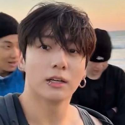 우리의 비행은 영원할 거야 ♡
ult.bias -🐰,아포방포 🫶 OT⁷ 💟 ,
♍
Sky lover ☁️
Nature lover 💚🌱🌲 (INFP)
Exploring the world with♡ @Bts_twt Fan account💜
DNI multis/solos 🚫