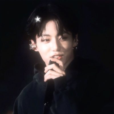 weareeonlyseven's profile picture. love yourself army