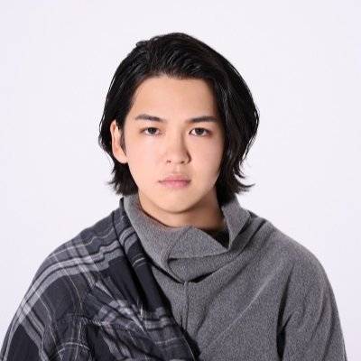 ◇『COME TRUE』所属の役者さん。
◇『ハコボレ』という劇団で舞台を製作しています。@hacobore
次回出演舞台⇩⇩
🐢10月 KAAT『近松心中物語』
🐈12月 兵庫・東京公演『1995117546』
◆出演映画◆
塚本晋也監督『斬、』
堤幸彦監督 『THE KILLER GOLDFISH』