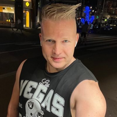 PanamaPapers85's profile picture. Buy crypto easily at the biggest exchange. Sign-up here: https://t.co/ST5y686Bw9  👉Use referral code: 2hfFc  🎯Take advantage of special offers.