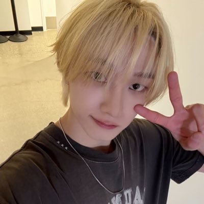 19 he/him | svt’s minwonsoonhan | bnd’s kkeomchizhyukmyungz | zb1’s bbangizgunwoong | enha’s jungsunjake | ahof’s woowoostejay