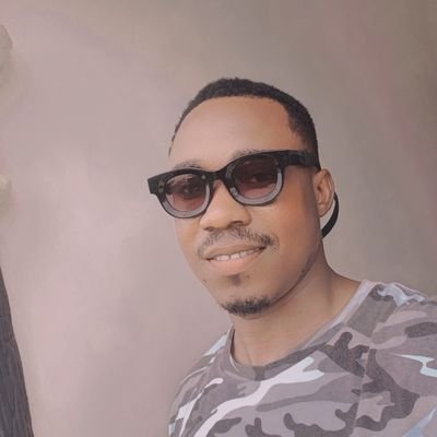 Holla am Ken, an ardent Chelsea supporter. WE ARE CLUB WORLD CUP CHAMPIONS BABY