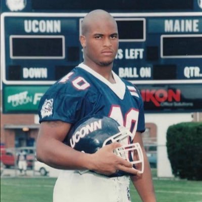 UConn Football 1995-1999. IG For inquires contact: @danielmunyer @redenvsports Twitter/X: For inquires contact: @Red_Env_Sports