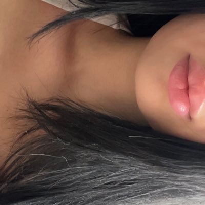 ylene33's profile picture. 