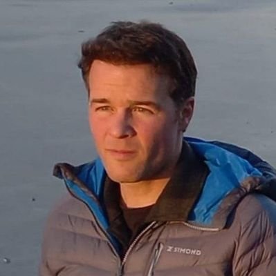 En dehors des codes.
Je vois les opinions en 4D plutôt qu'un schéma classique gauche droite.
Insulte = bloqué