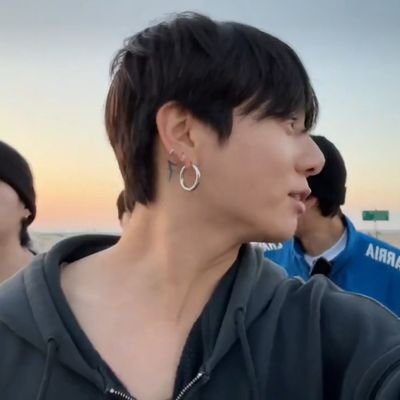 #JUNGKOOK: flaca, podes dejar de llorarme?