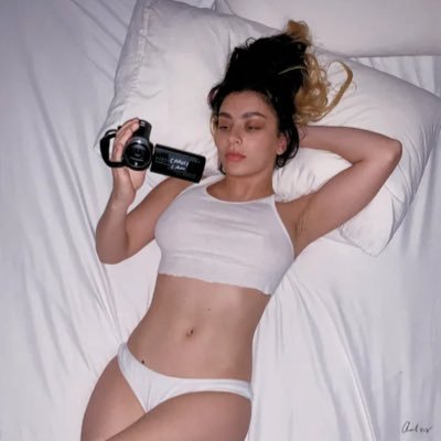 realgeeekgirl's profile picture. 