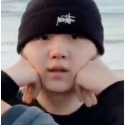 A Bangtan...................&........................YinWar Girlie...........🐹🐱🐿🐨🐯🐥🐰 🐵🐻