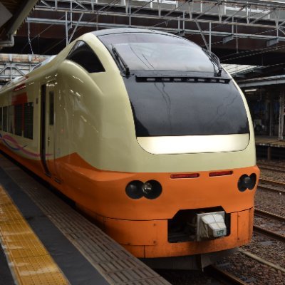 yryrow's profile picture. 適当にやっています