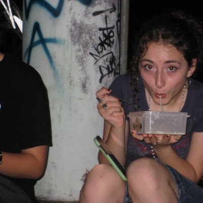 Nin juapa nin lista pero si antifascista. (@miopisima)