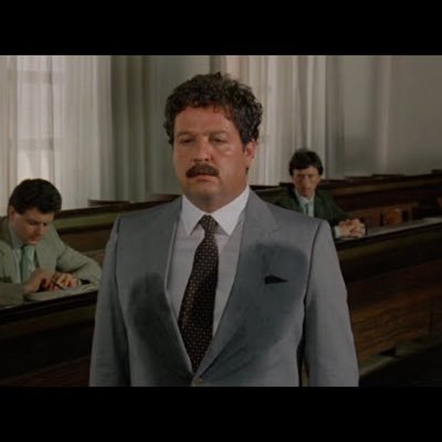 thedoctorapple's profile picture. Showgirl.                                                Meglio due schiaffi; se rispondo fa più male.