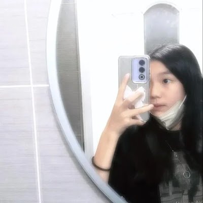 yuchen_0118's profile picture. 