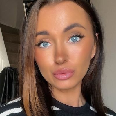 Don't be afraid to message 👀 Still the dirty anal slut I've always been 😈🥰 I post my favourite videos. £20 to see all of my own videos