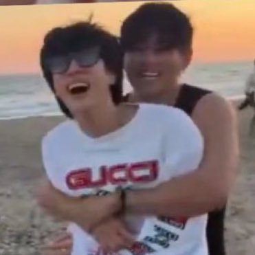 Mom. Nature enthusiast. Kid at heart. #BTSARMY 2020 - OT7 but so soft for 🐻🐹. PTD LA D1&2, LV D3&4; DDay 5/6, HOTS 3/1, RSJ 7/17&18. We made it to 2025!!!