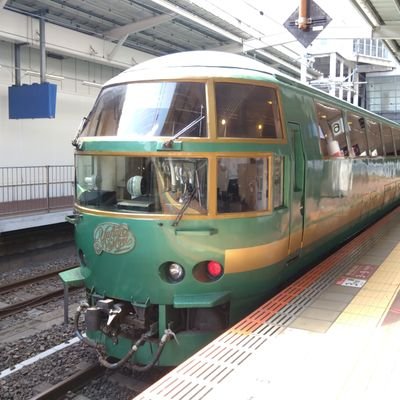 Martha_Moony's profile picture. ☆好物 ： 往年の英米ロック／'70-'80年代歌謡曲／本／映画／ドラマ／鉄道旅&城巡り／風景印／ラジオ&Radiko／千葉ロッテ／ドトール・ロイホ・守山乳業のココア

☆目標 ： ビートルズ／ミッシェル・ポルナレフ／トルストイを生んだそれぞれの国への旅です  Give Peace A Chance☮