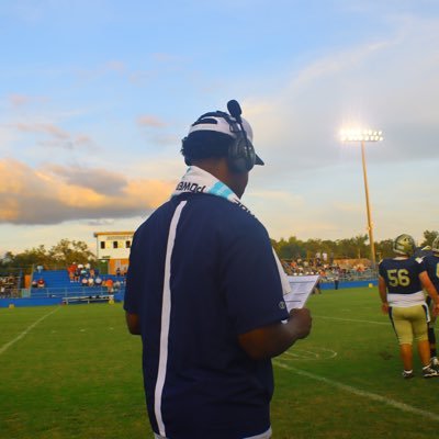 Offensive Coach at Holmes County High School #BlueDevilPride Future Head Coach #GodSpeed🙏🏾
