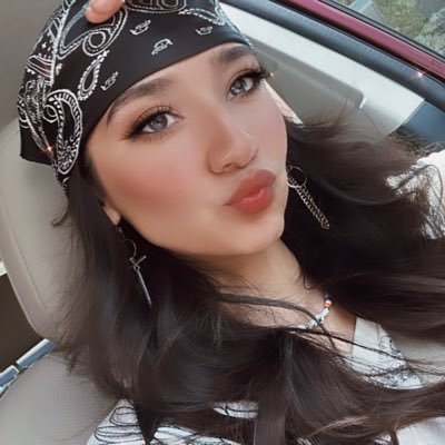 ppl be like “are you talking to a jungkook pc?” hell yea, sometimes i need advice from a real ass bitch