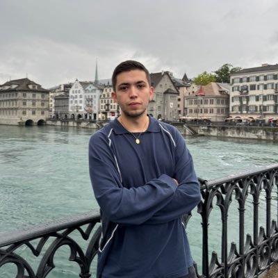 Periodista esportiu i especialista en esports electrònics | 'True crime' a @BrazaleteNegro, futbol a @RevistaPanenka i gestionant xarxes a @RPolitikFC