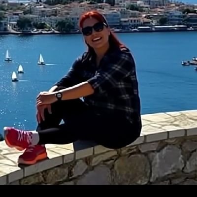 🌹Μπορώ να νικήσω όλα τα εμπόδια της ζωής και να κατακτήσω τον κόσμο με το ένα χέρι!Αρκεί εσύ να μου κρατάς το άλλο!🌹