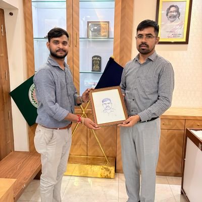 खुद का Best Version बनो किसी और की Copy नही।
{SKETCH ARTIST}
LAW STUDENT 🎓📚⚖️