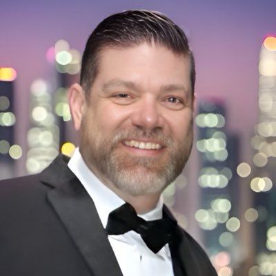 Proud Sinton ISD Superintendent.🏴☠️ Relentless Supporter of Public Ed. Aspiring Leadership Jedi. Foodie.🌵Ŧ Tweets/opinions are my own. #AlwaysLearnNeverQuit