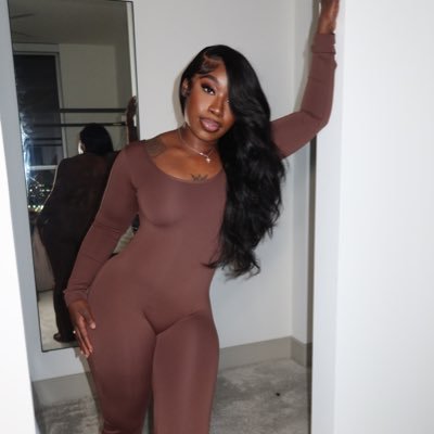 Personal Trainer | Houston Hairstylist & Wig Maker 💜 IG iamdesire.d