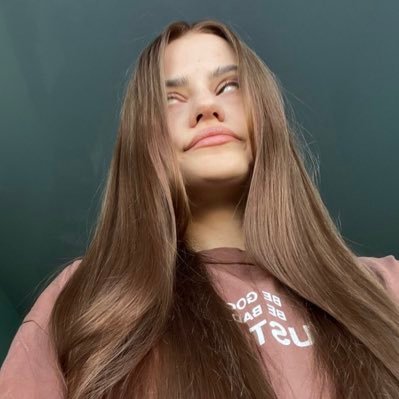 wwhhoisit's profile picture. хто це така