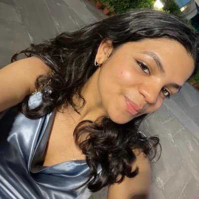 hunarismysisi's profile picture. Take notes because not like we remember