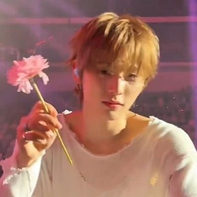 vennyhenni's profile picture. 