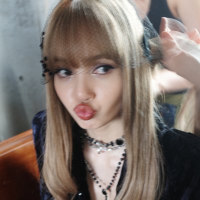 an ୨ৎ Profile