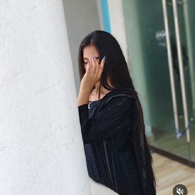 KomalKh08626413's profile picture. 