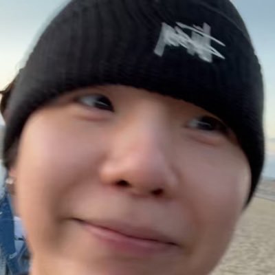 ’96 liner! 아포방포! btsvtxt multi fan account. Currently listening to PTD on Stage LIVE