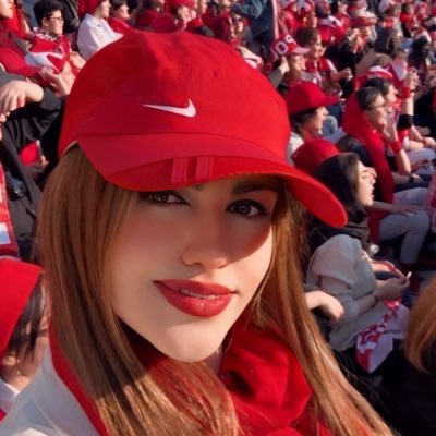 Nazaninvaliyan's profile picture. PerSepolis❤✌