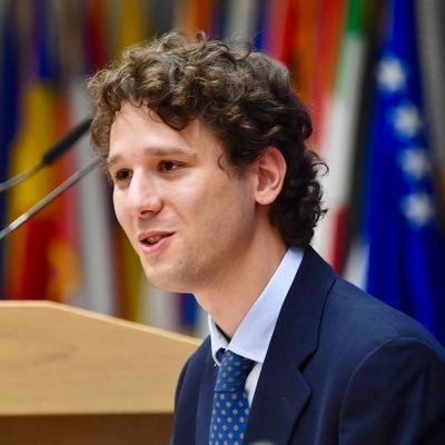 IT / PhD Graduate @MaynoothUni on EU maritime security @Researchirel