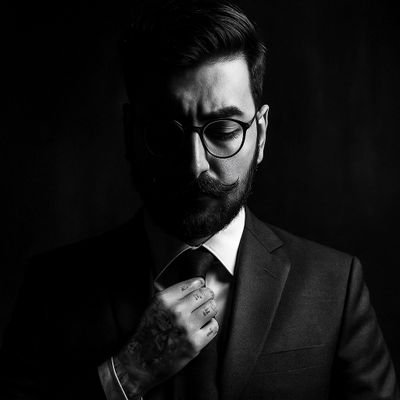 نویسنده و تاریخپژوه |
دانلود کتابهای من 👈 https://t.co/YZmtOGBiIp |
مسئول کامنتهای دیگران نیستم.
https://t.co/gjaNTJGh0D | https://t.co/RdY96SpHbD | #PersianGulf