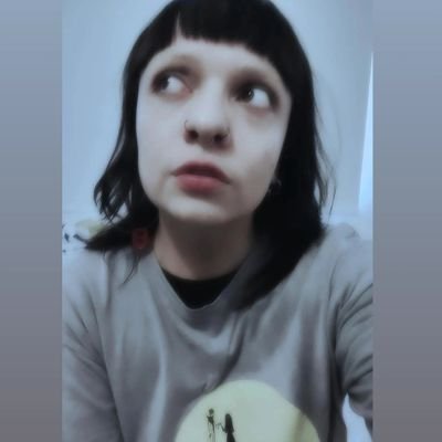 Una tipa inestable, che. Del maravilloso asombro de estar vivos y entregarse al vacío. /// 1312 Ni dios ni amo ni partido ni marido.
