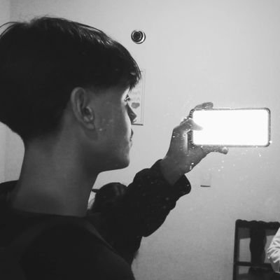 riancosmos's profile picture. vivendo e vivendo 🏳️‍🌈

IG: https://t.co/BIfCs5jOVn