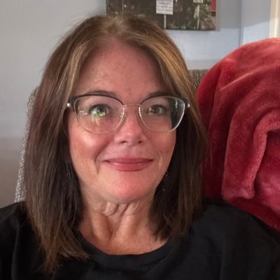 professor of communication, birder, education enthusiast. “all comments are someone else’s”
