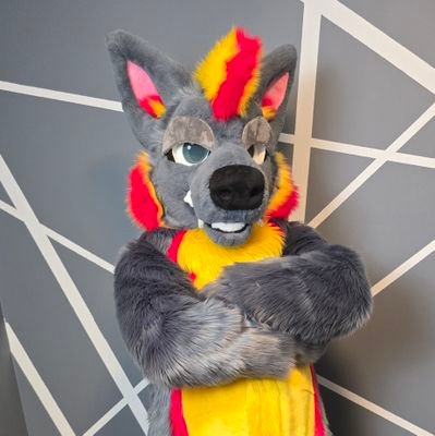 Hey Im Ash (also Baxter, and Riley)🐾37🐾He/Him🐾Paws 🐾Multi-Suiter🐾tiktok / Insta: @aeagerpaws🐾 NY Fur🐾 My Wolf @Flamethegoodboy 🐾 🪡 @sewingstuffs