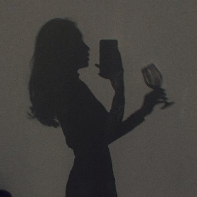 elenaloveswine's profile picture. Good wine, good talks, good nights 🍷💭🌙