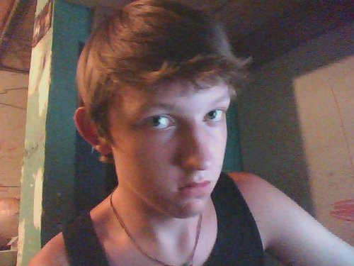 1995_smithson's profile picture. Nacido el 26 de diciembre de 1995: Le gusta hablar con la gente en Español y Inglés. Yo soy americano de Tennessee.