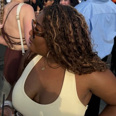 👸🏾🇨🇦🇯🇲. ♎️. M.Ed🧠. foodie. books. concert girlie 🫶🏾