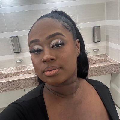 Mom of 2 ✨ | Dallas Makeup Artist💄| @kiarapicks on instagram